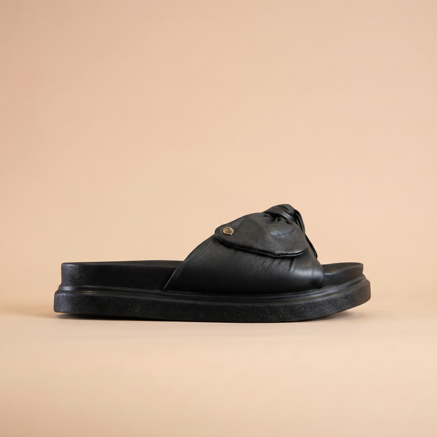 Canoa Cuero Negro · D3999