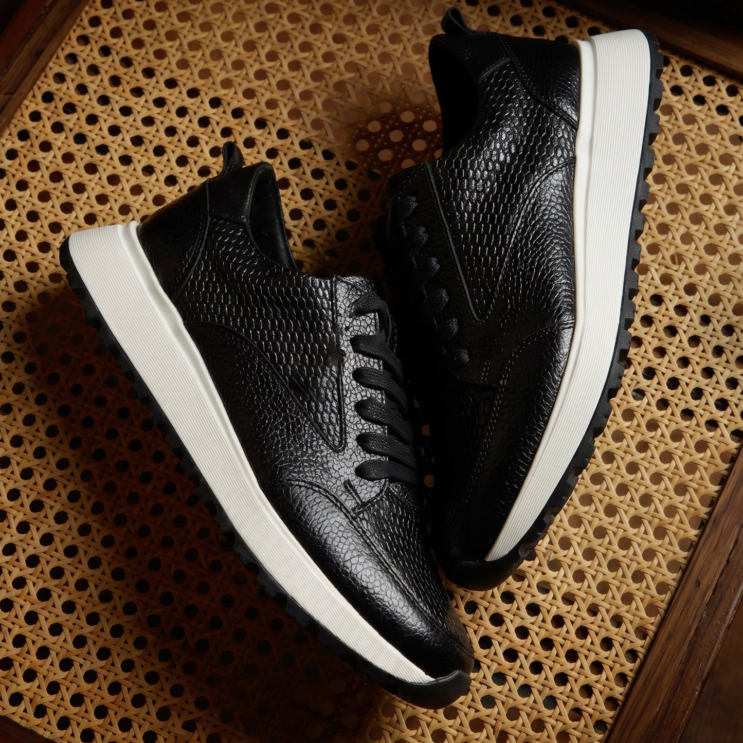 Tenis Cuero Negro · D2126