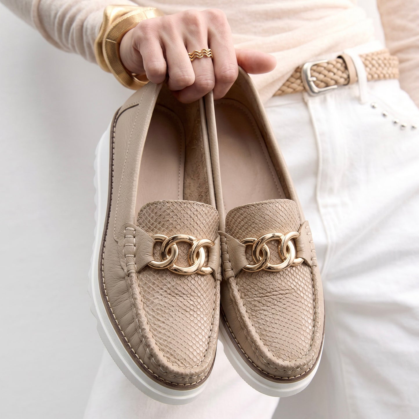 Mocasín Cuero Capuchino · D3845