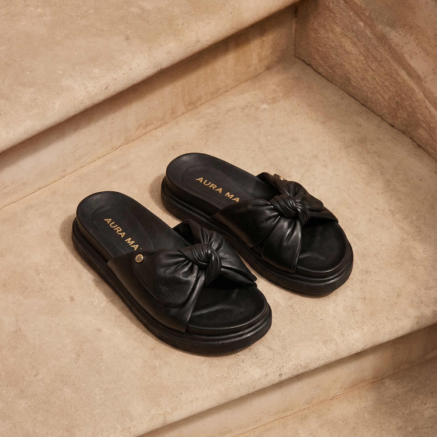 Canoa Cuero Negro · D3999