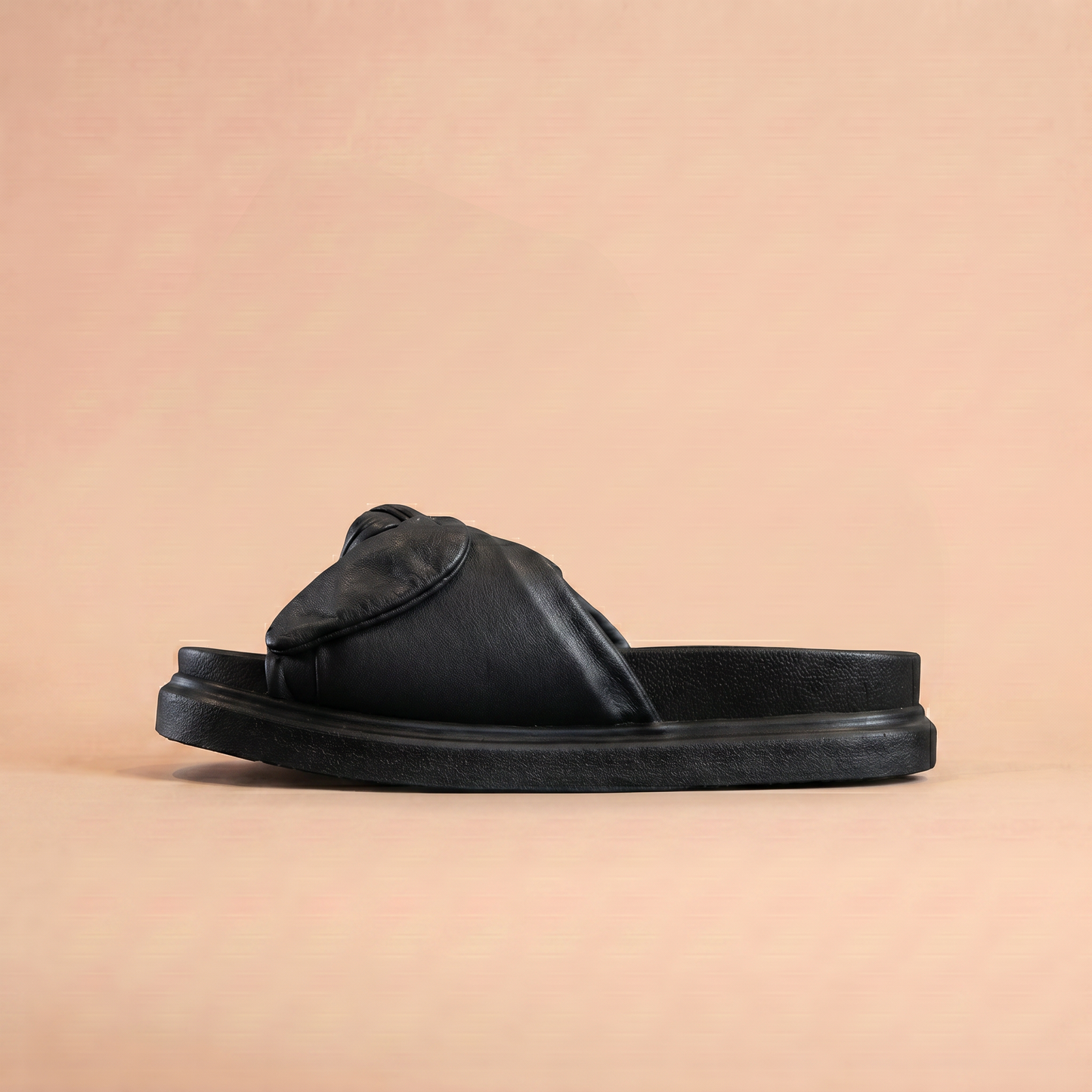 Canoa Cuero Negro · D3999