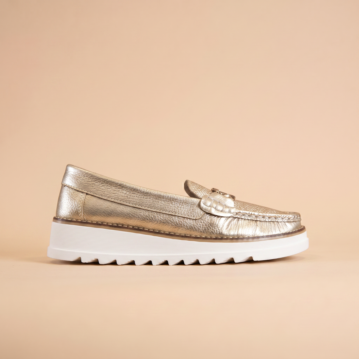 Mocasín Cuero Dorado · D3845