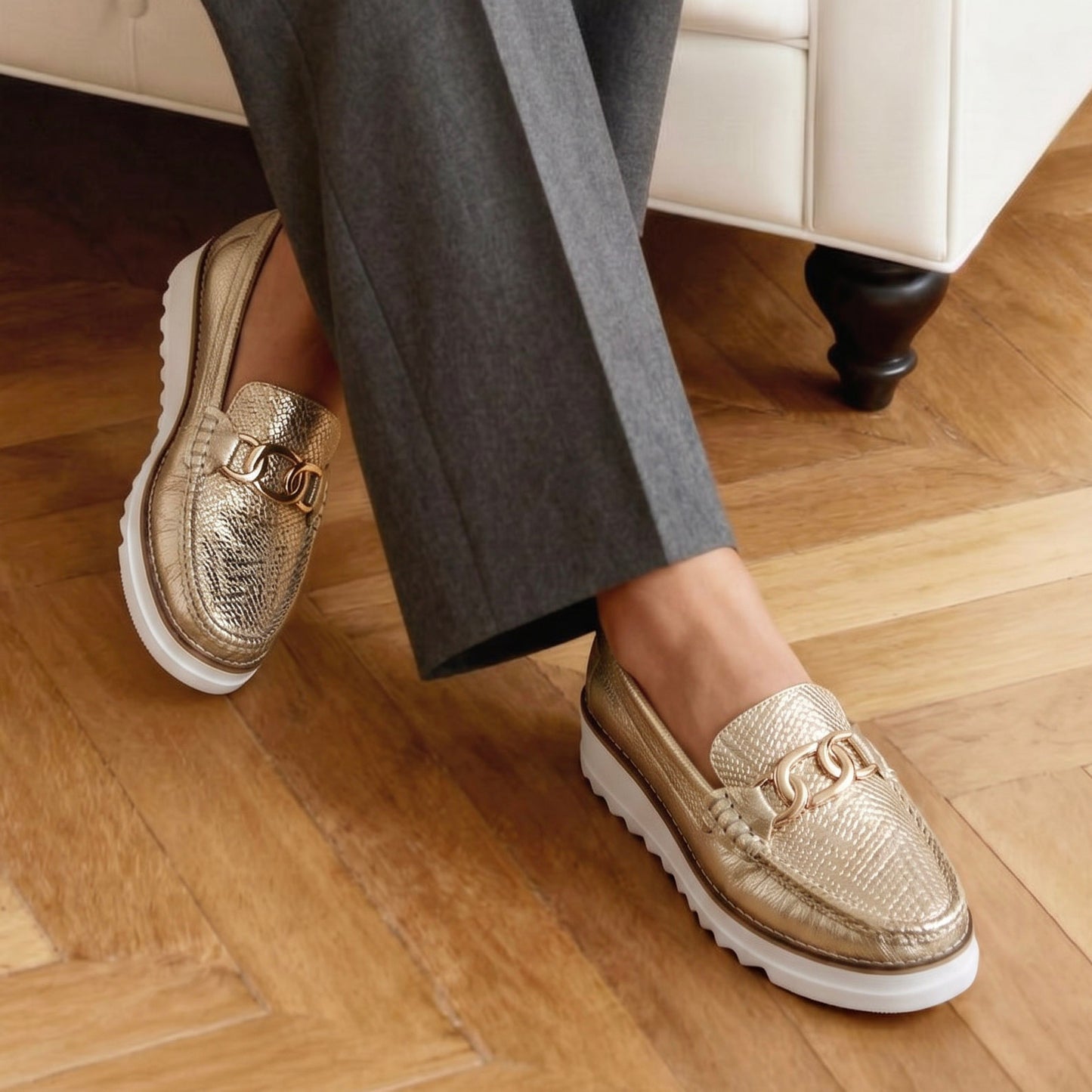 Mocasín Cuero Dorado · D3845
