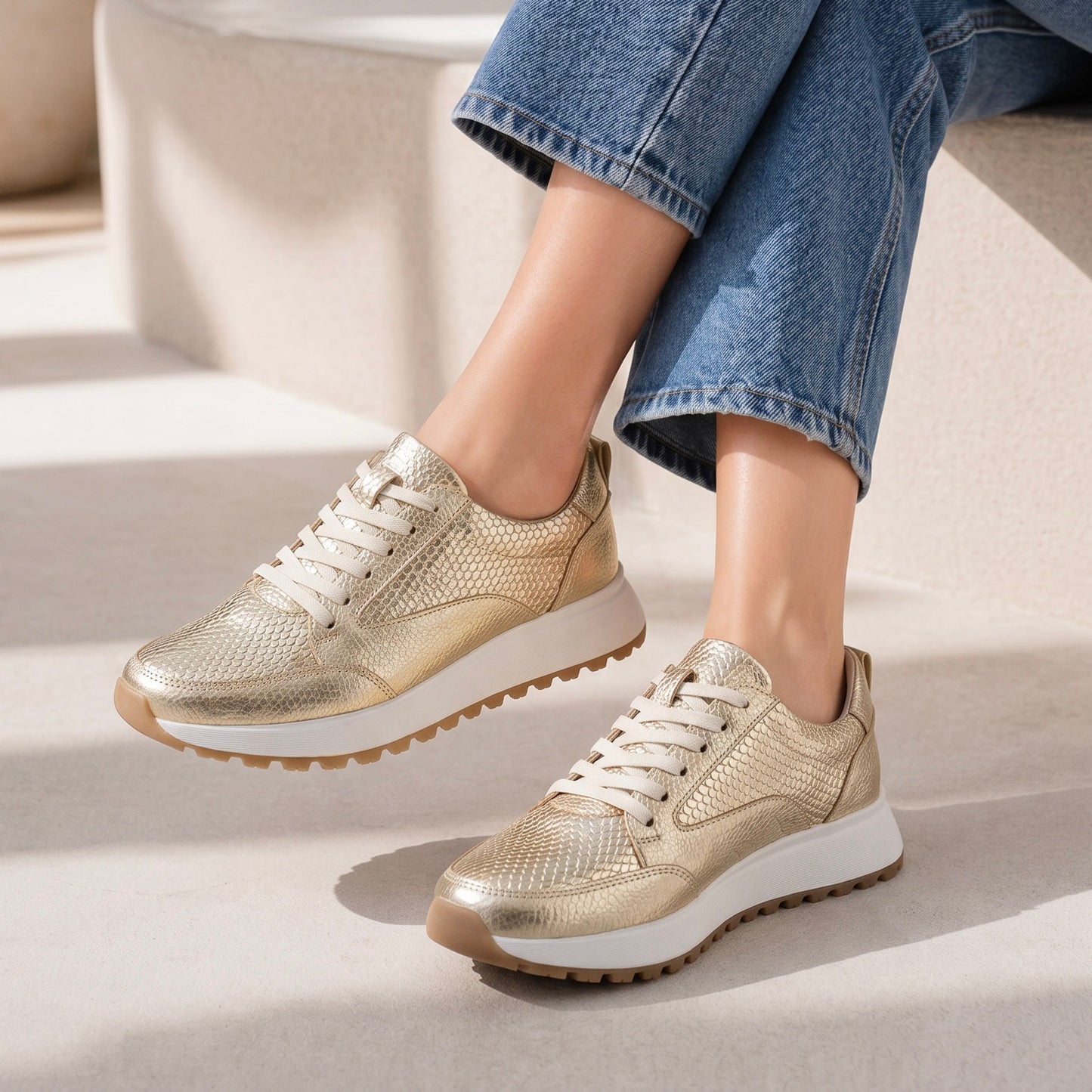 Tenis Cuero Dorado · D2126